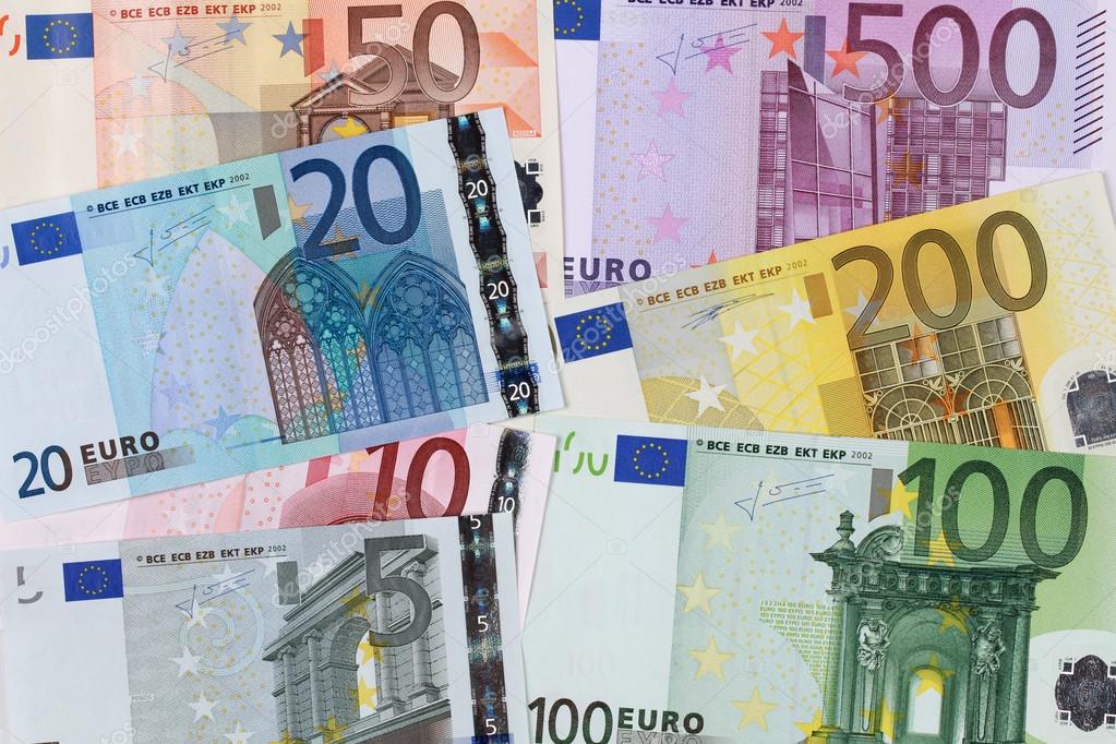 Des coupures d'euro de diverses valeurs